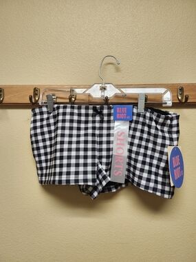 Black & White Gingham Women’s Shorts
